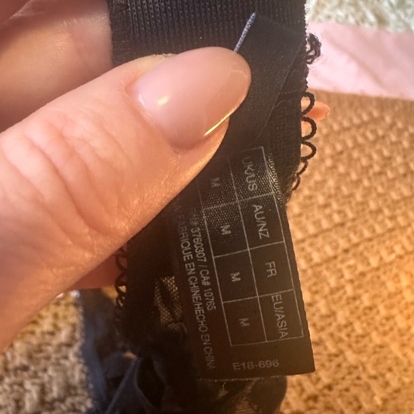 Elle Macpherson garter belt lace size medium black - Picture 5 of 6